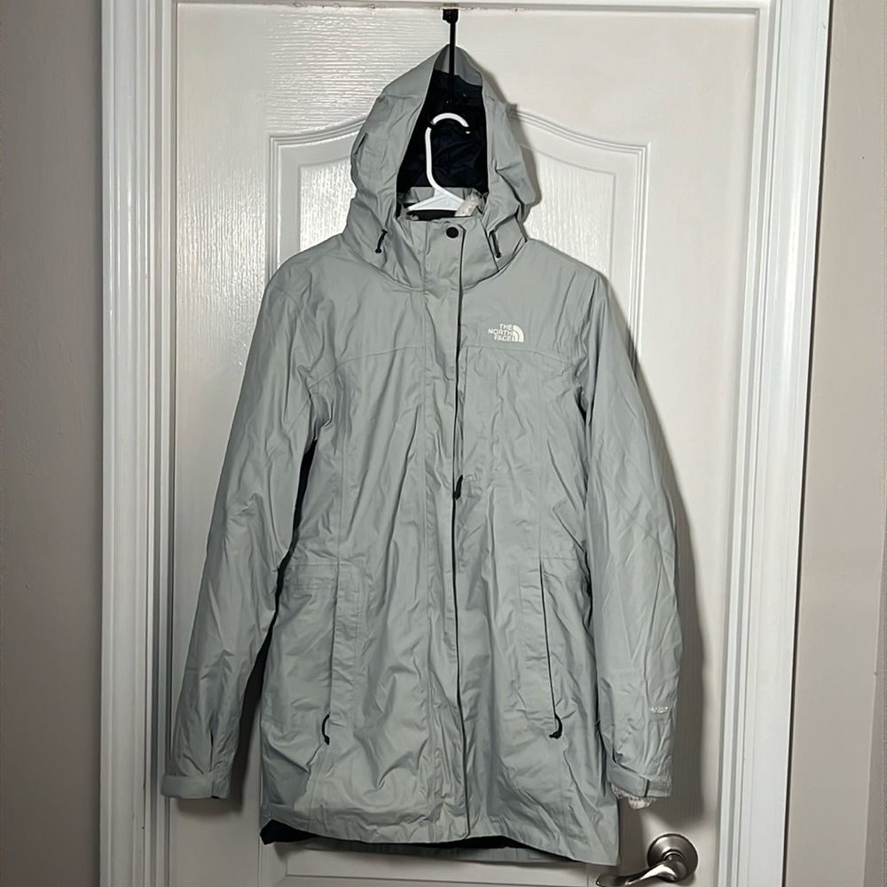 The North Face Women’s Tri Climate Jacket, white, Medium, used